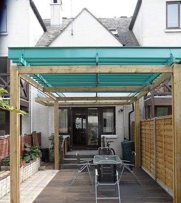 Enjoy sunshine and shade with Light'n'Shade roofing system