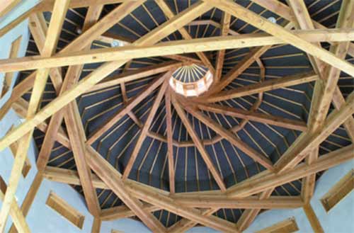 Complex carpentry ceiling