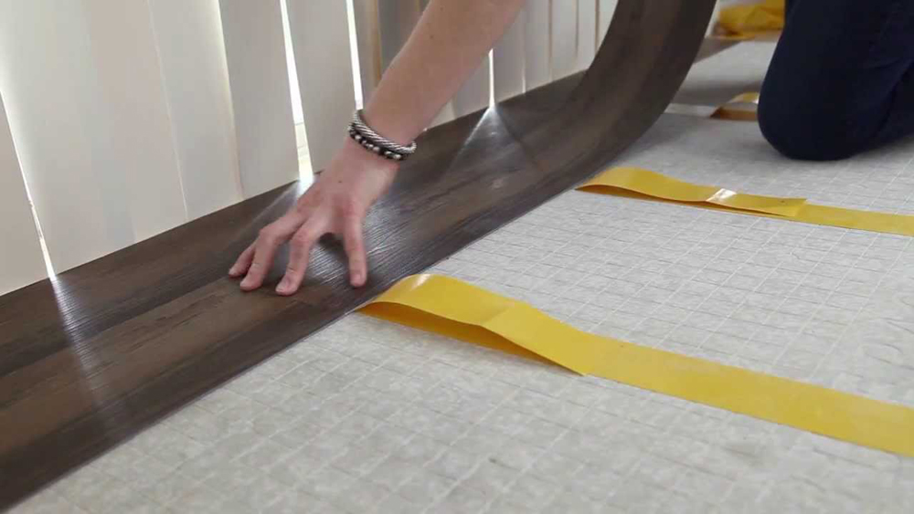 Laying Vinyl Tile | Vinyl Plank Flooring | How to Lay Self ...