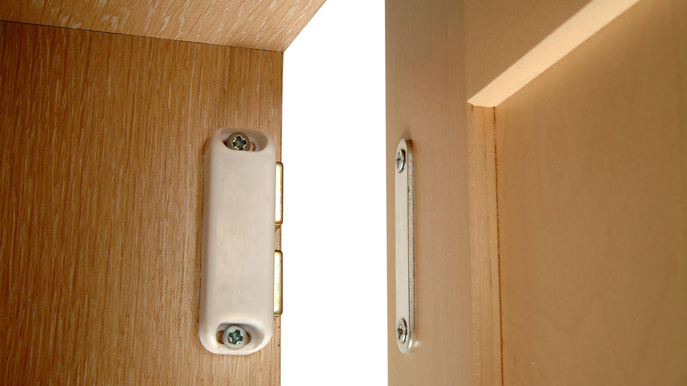 Magnetic Catches For Cupboard Doors And Kitchen Units And Other