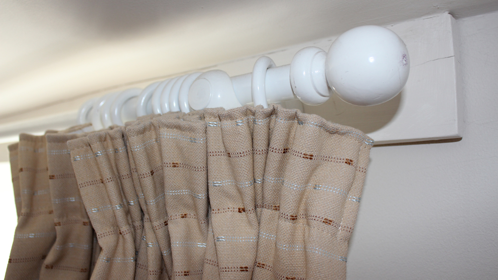 Fixing Curtain Rails And Poles Diy Doctor