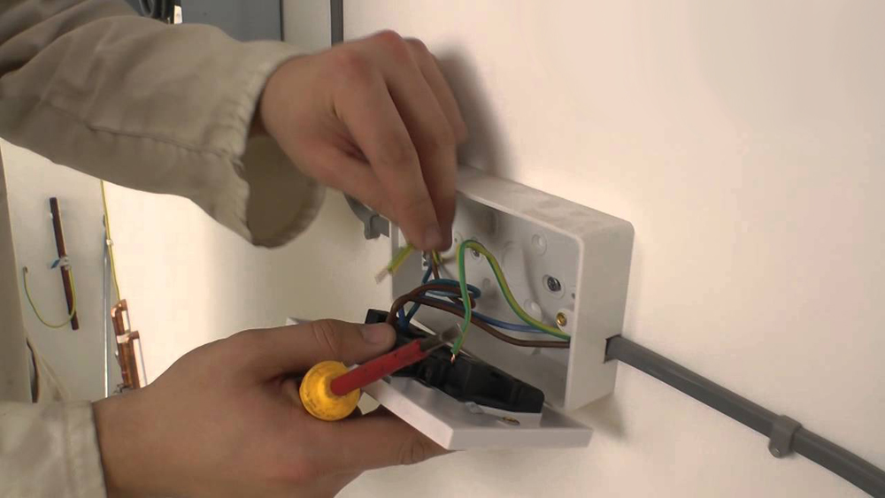 Radial Circuit | Wiring a Radial Circuit | Electrical ... wiring a kitchen light circuit 