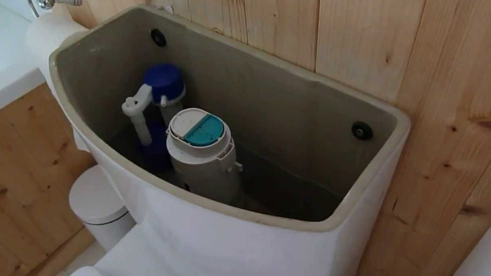 My Toilet Leaks | Leaks From Close Coupled Toilets | DIY