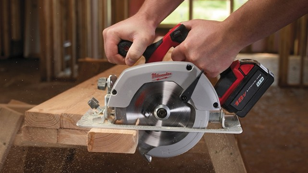 How to Use a Circular Saw safely | DIY Doctor