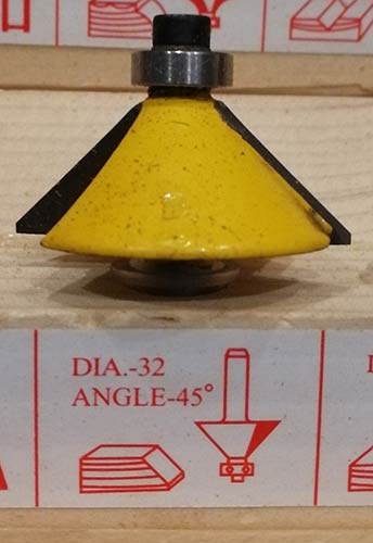 Chamfer cutting router bit