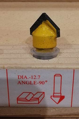 V-groove cutting router bit