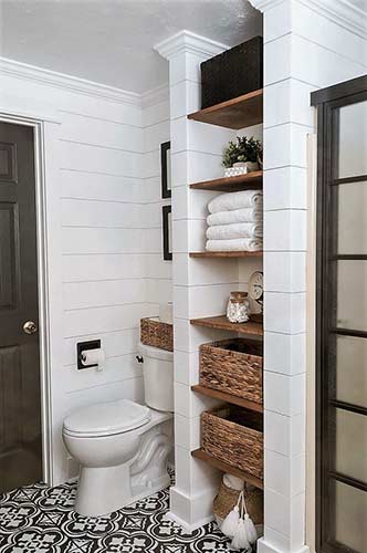 Alcove towel and linen storage area