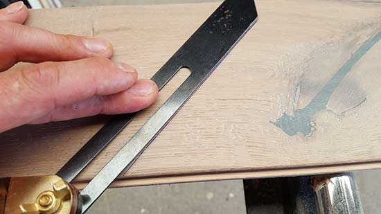 Using bevel to mark cutting line