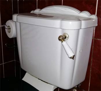 Toilet cistern