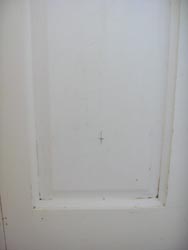 Centre point of cat flap