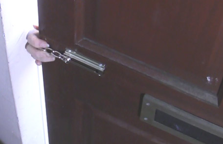 Foiling burglars with well fitted door security chain