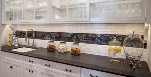 Chalkboard kitchen splash-back