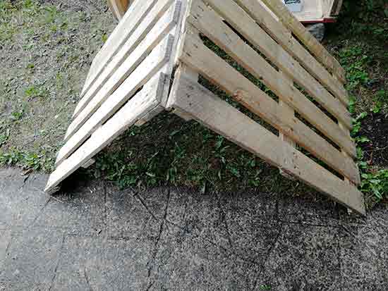 Position roof pallets together