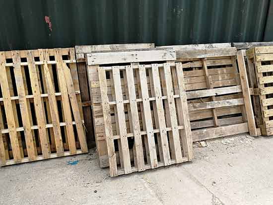 Old pallets are generally readily available