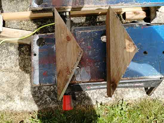 Roofing chocks to keep roof sections at correct pitch