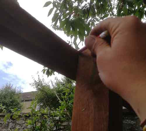 Marking cutting line on the top timber