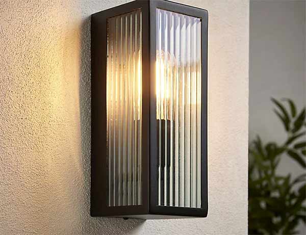 Contemporary accent light