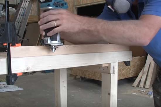 Cutting biscuit joints into joining timber