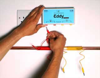 Mounting the Eddy electronic descaling device and plugging in wires