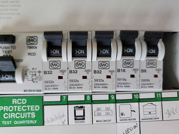Isolating circuit in consumer unit