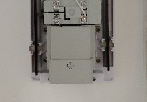 Transformer inside chime unit with live and neutral connected