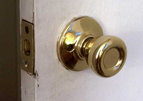 Door knob fitted using 76mm latch