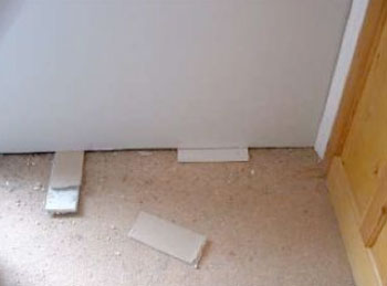 Gap between floor and plasterboard