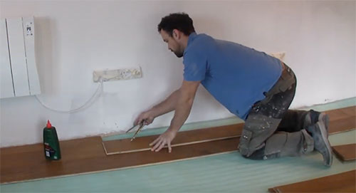 Scribing cut ins for laminate flooring