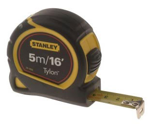 Measuring with a 5m tape from Stanley