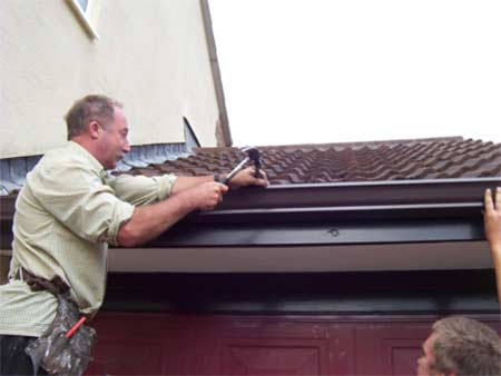 Aluminium Guttering Fixing