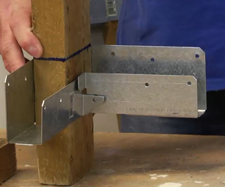 Sliding connector onto timber leg