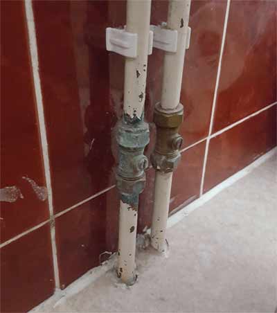 Compression isolation valves