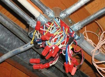 Electrical Junction Box Wiring Diagram from www.diydoctor.org.uk