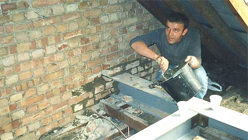 Supporting steel joists in place