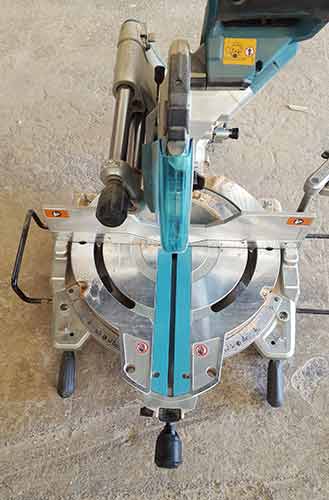 Makita cordless compound mitre saw