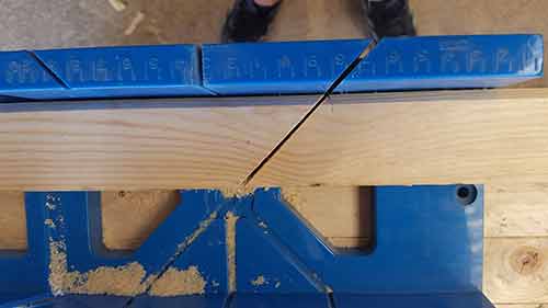 Architrave mitre joint cut