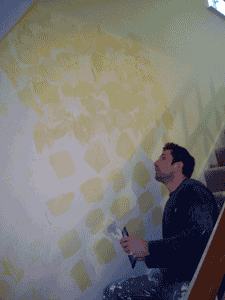 Applying polished plaster