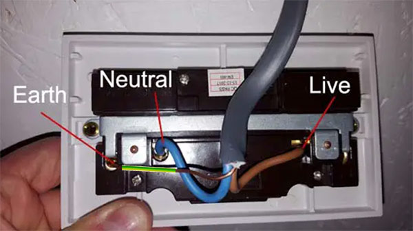 Final socket in radial circuit wired up