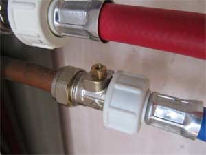 Isolation valve on cold water supply with tap missing