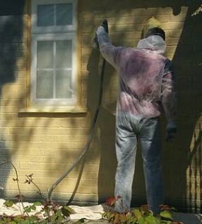 Spraying on the Sprayspone base coat
