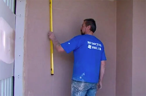 Check how flat and level your plastering work really is