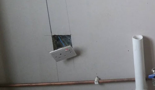DIY installed spur socket