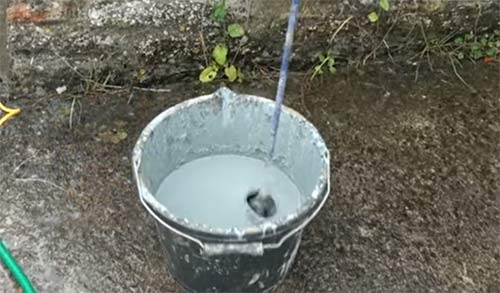 Mix up tanking slurry using SBR and cement