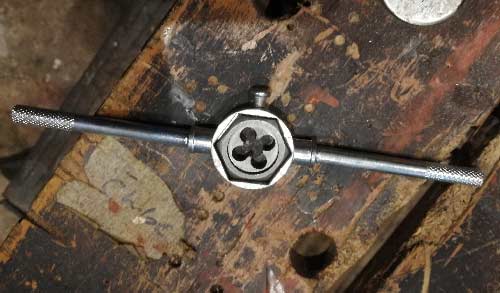 Correct sized die added to die stock T-handle