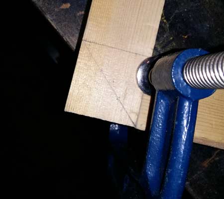 Clamp halved joints together for drilling and screwing