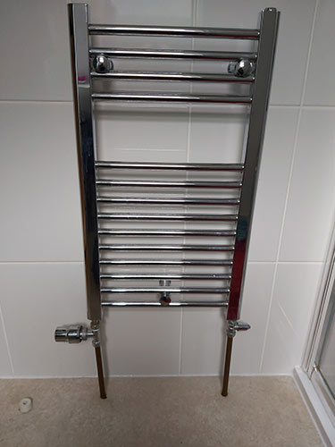 Standard central heating-fed towel rail