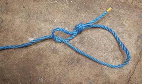 Simple choker knot for tyre swing