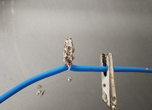 Electrical wires fully bonded together using solder