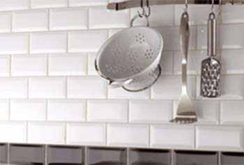 Subway tiled kitchen splashback