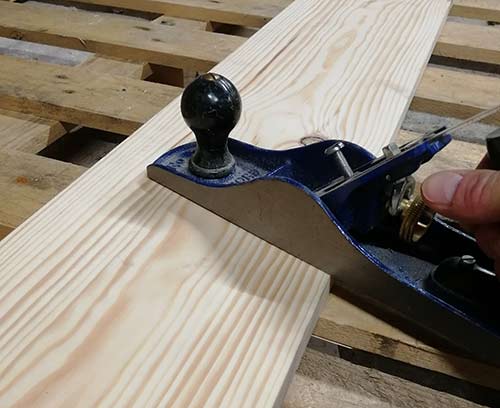 Plane across timber width for cupping